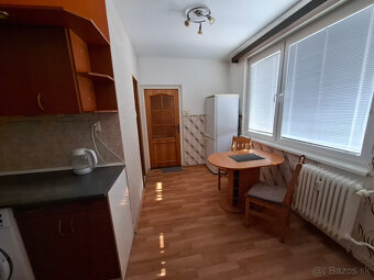 Na predaj 3 izbový byt s komorou 74 m2 v centre mesta Senica - 4