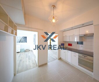 Nadštandardne veľký 3 izbový byt vo výbornej lokalite. - 4