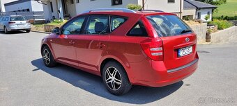 Kia Ceed 1.6 92kw 2009, červená metalíza - 4