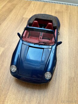Porsche 993 Cabriolet 1:18 Bburago - 4