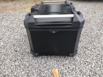 Predam 45 litrovy zadny box na moto - 4