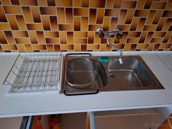 Kuchynská linka v zachovalom stave - 4
