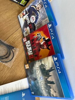 PlayStation 4 Slim 500 GB - 4