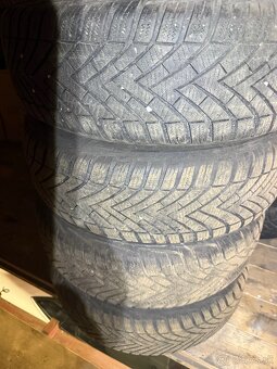 Predam sadu kolies 195/65 r15 - 4