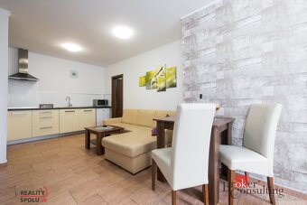 BEŠEŇOVÁ / Predaj apartmánového domu / 2 samostatné jednotky - 4