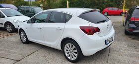 Opel Astra 1.7 CDTI Sport rok 2012 - 4