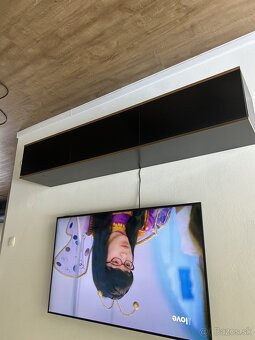 Závesná TV skrinka - 4