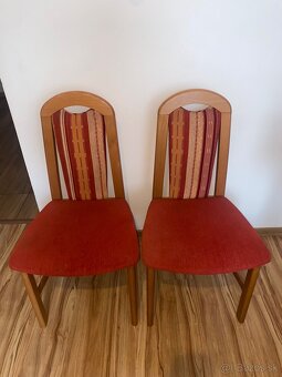 Rohový jedálenský set – stôl, lavica, 2 stoličky – 50 € - 4