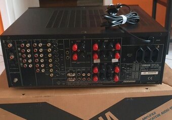 Zosilňovač Yamaha - 4