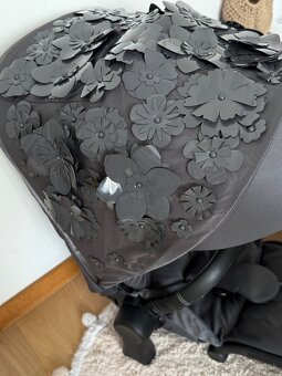 Poťah Cybex priam 4.0 simply flowers grey nový - 4
