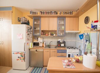 3 izb. byt  po rekonštrukcií s loggiou , Sídl. Sekčov - 4