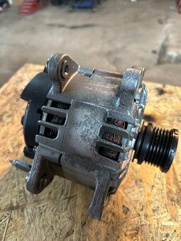 Alternátor 03L903023L - 4
