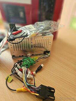 Pioneer DMH-A240BT - 4