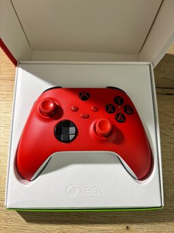 Xbox Wireless Controller Pulse Red - 4