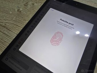 Ipad 7 128gb plnefunkcny v super stave ma len velmi jemne zn - 4