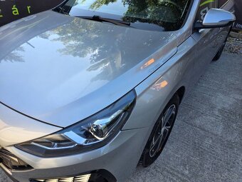 Hyundai i30 CW 1.6 CRDi Family DTC - 4