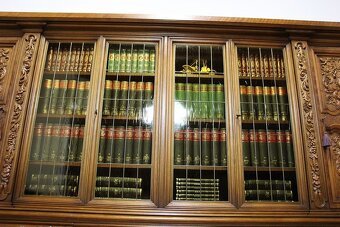 Starožitná neorenesanční knihovna na lvích tlapách - 4