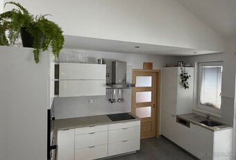 Kuchynská linka - 4