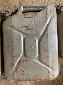 Plechove kanistre - 4