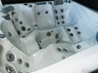 Predám WELLIS SPA Palermo – rodinnú vírivku - 4