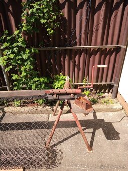 Strojček na ručnú výrobu pletiva - 4