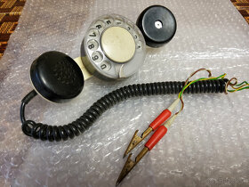 skúšobný retro telefón pre montérov - 4