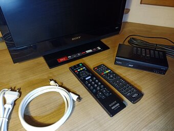LCD TV SONY KDL-19BX200 19" HD - 4