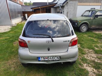 Toyota Yaris 2000 - 4