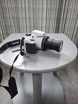 Kodak pixpro AZ425 - 4