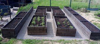 Ponúka dlhodobú dielenskú výrobu - 4