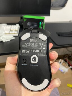 Razer DeathAdder V3 Pro - 4