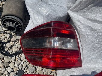 Zadne svetla Mercedes r class w164 ml - 4