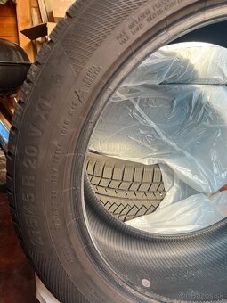 Continental WinterContact R20 275/45 XL - 4