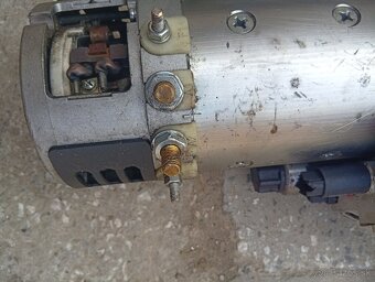 Predám tieto dve hydraulické jednotky - 4