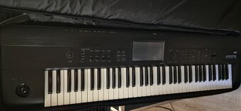 Predám KORG KROME 73 - 4