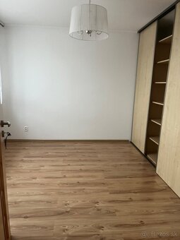 Prenajom 3 izboveho bytu - 4