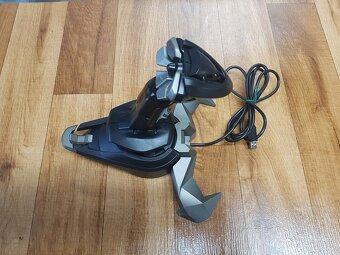 Saitek Cyborg V.1 Flight Stick - 4