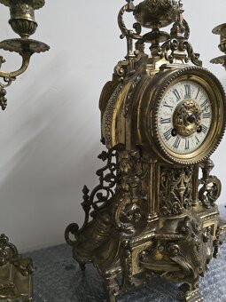 Starožitné krbove hodiny a svietniky.... - 4