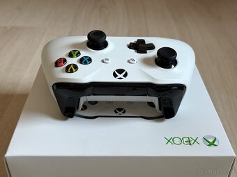 Predám originálny Xbox One S Wireless Controller - 4