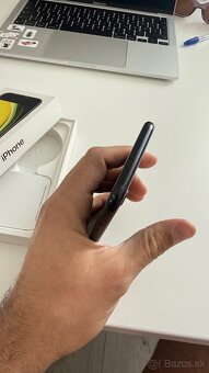 iPhone SE 2020, 64GB - 4