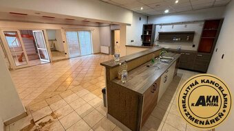 Multifunkčný objekt 2104 m² na predaj, obec Píla, pri diaľ - 4