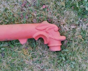 Retro liatinová pumpa - 4