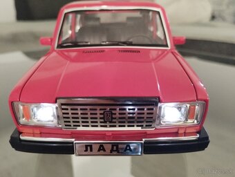 1:18 Lada 2107 - 4