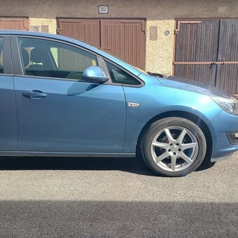 Opel Astra 1.4 turbo 103kw - 4