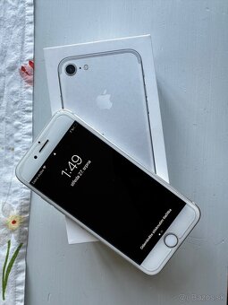 Apple iPhone 7 - 4