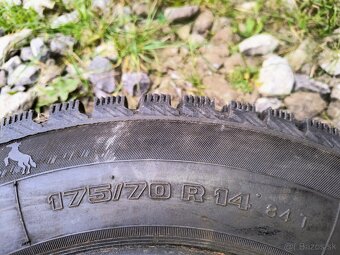 Predám 2x zimné vranik 175/70 r14 - 4