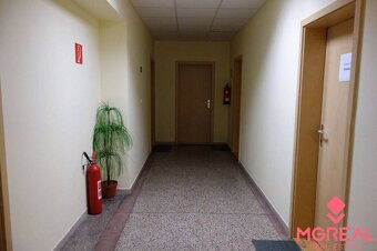 Dvojkancelária 57m2, v širšom centre Bratislavy, parkovanie, - 4