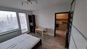 PRENÁJOM - 1,5 izbový byt s veľkou loggiou Vlčince, Žilina - 4