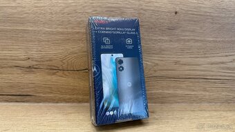 Motorola Moto E14 Čierna - 4