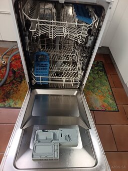 Úzka 45 cm umývačka riadu beko - 4